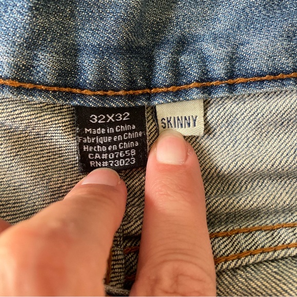 Flypaper Men Ripped Jeans - Picture 5 of 6